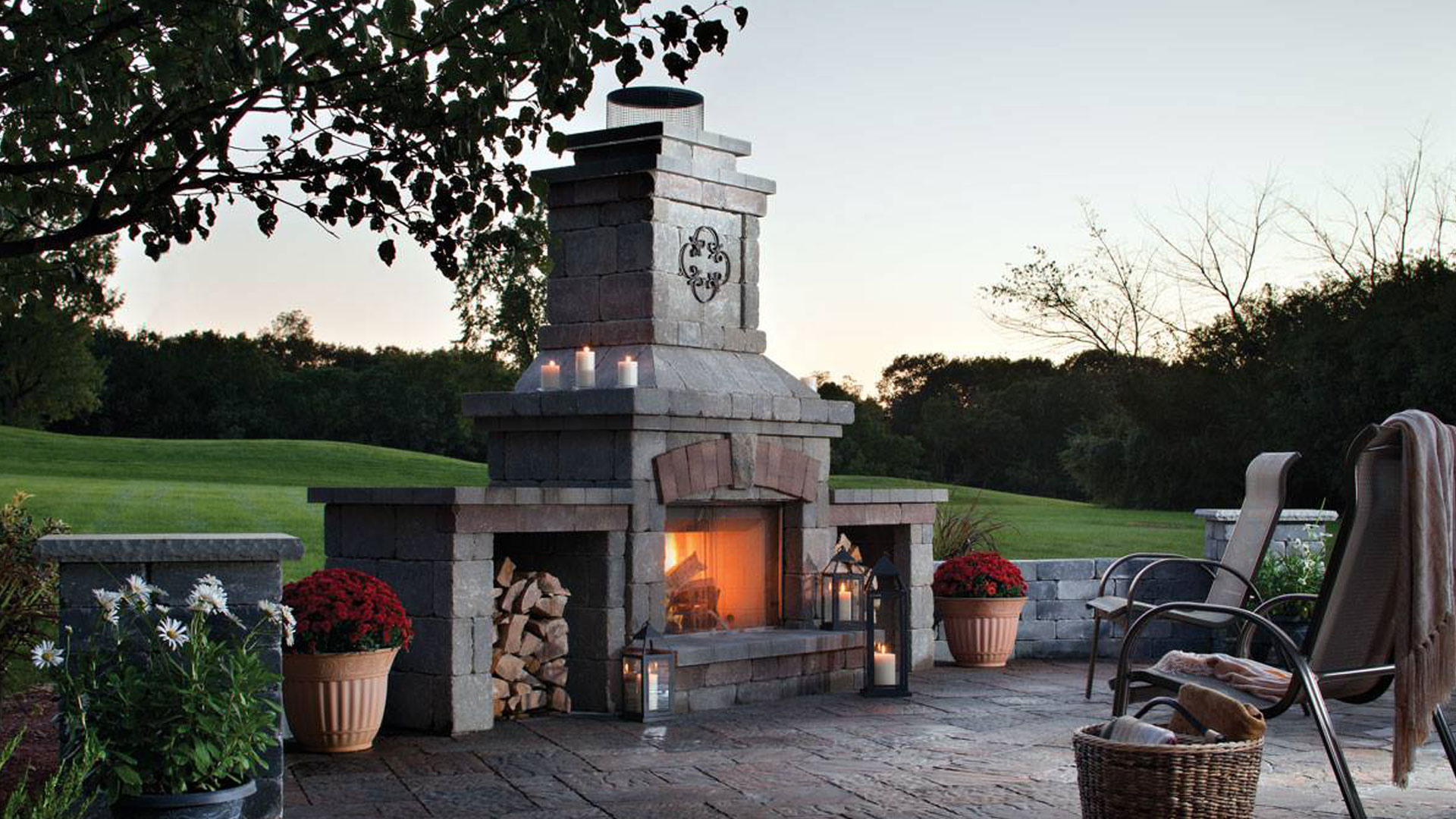CUTTING EDGE LANDSCAPES INC logo